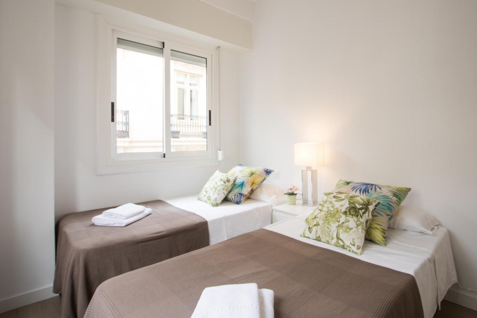 אליקאנטה 4 Bedroom/3 Baths W/ Ac In Near Beach! מראה חיצוני תמונה